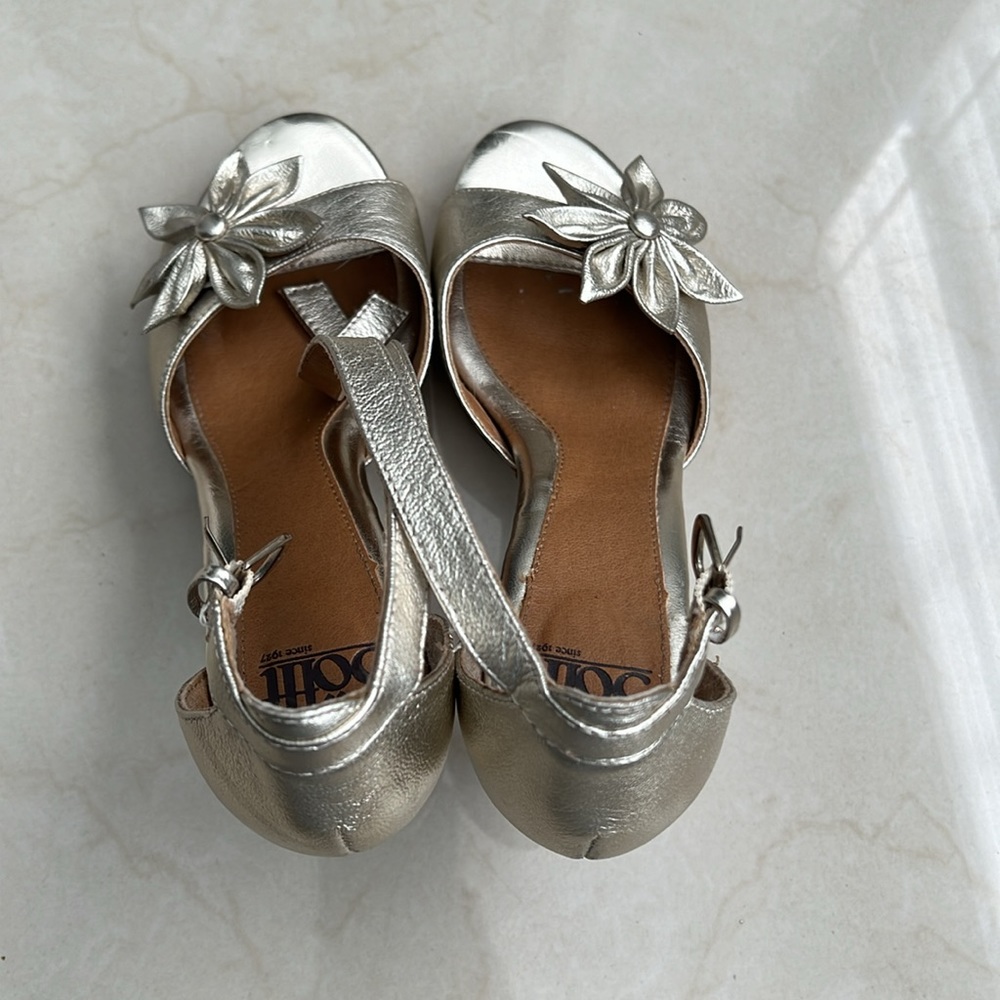 Sofft Gold Metallic 4” Heel Shoes Size 6.5M - Picture 4 of 7